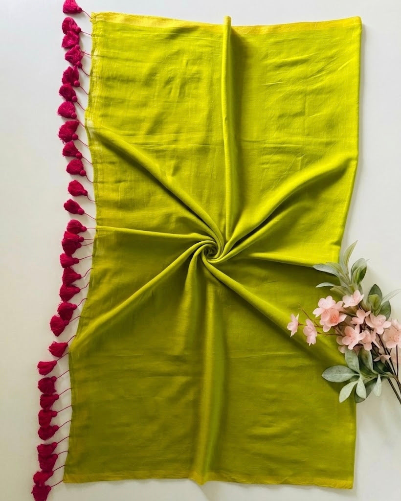 Pure Handloom Mul Cotton Parrot Green Plain 120 Count Saree