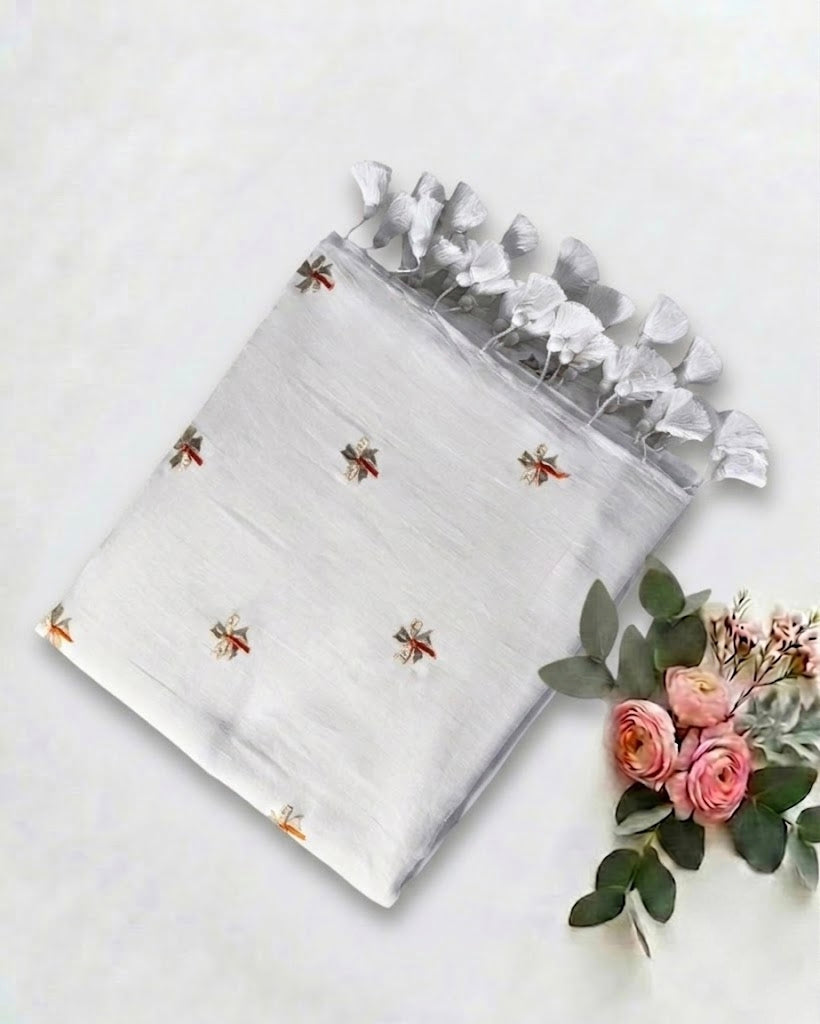 Pure Handloom White Mul Cotton 120 Count Saree with Delicate Floral Embroidery