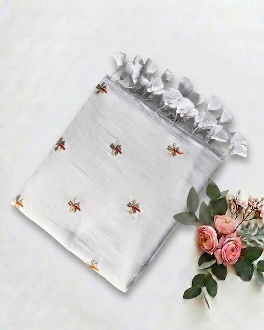 Pure Handloom White Mul Cotton 120 Count Saree with Delicate Floral Embroidery